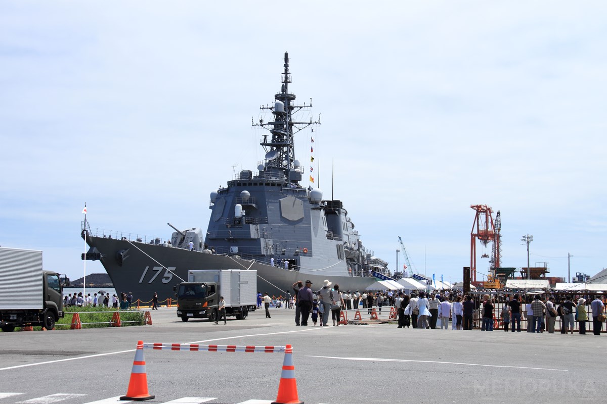2013年仙台港にて撮影したイージス艦「みょうこう」。