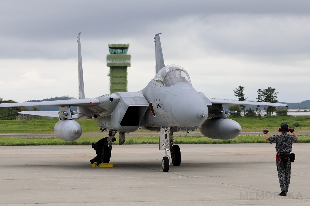 演目を終えて、エプロンに帰投したF-15をアップで撮影