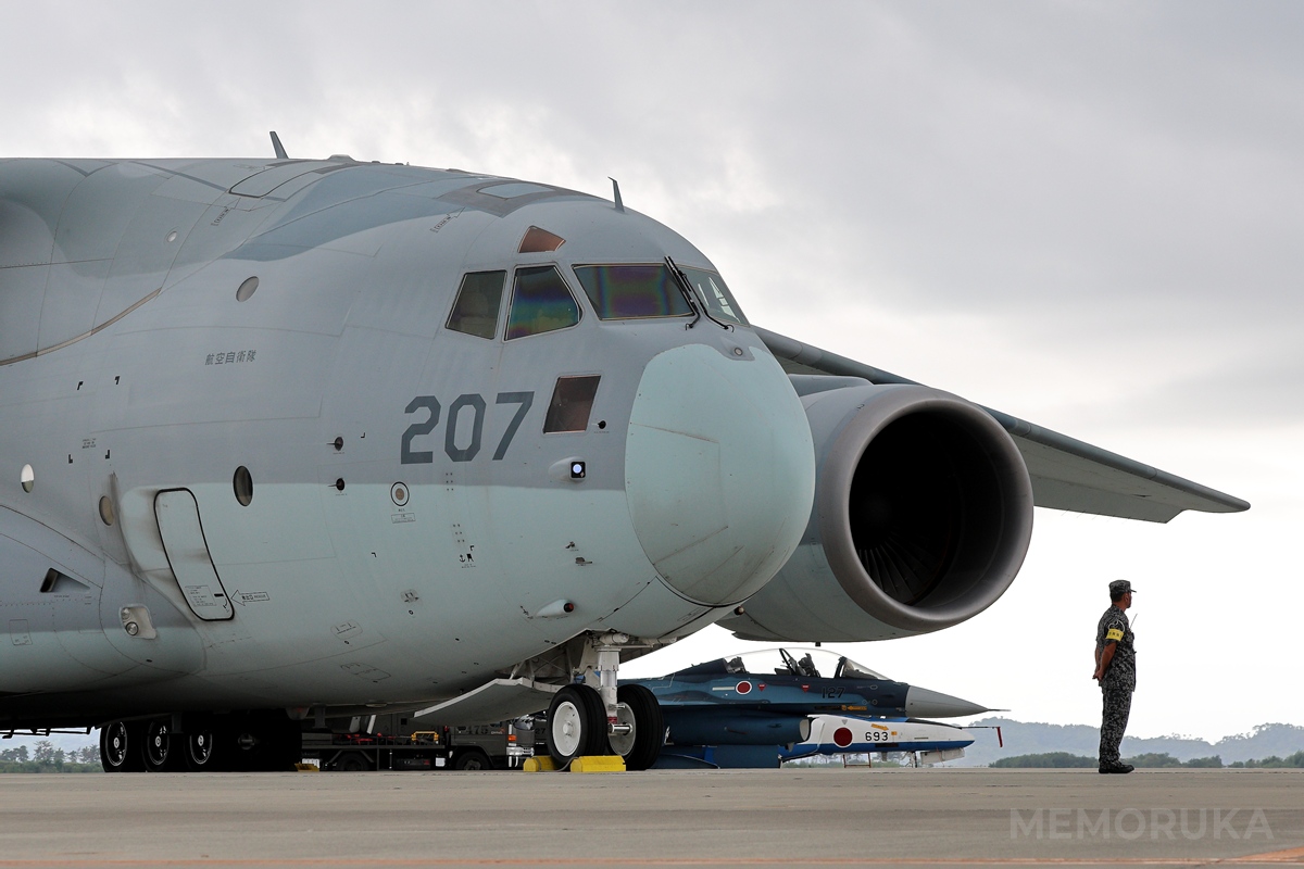エプロンで駐機中のC-2、F-2、T-4